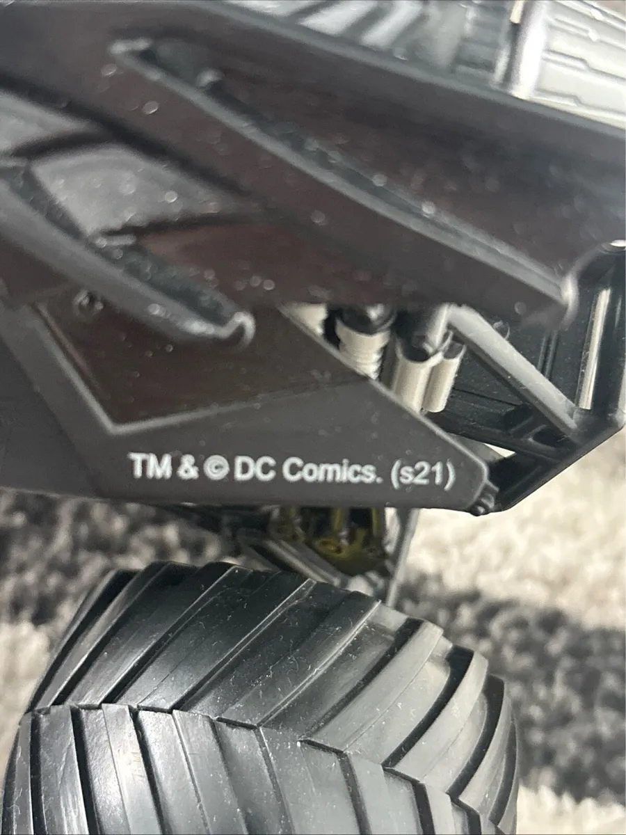 Marvel Avengers Batman Monster Truck - Image 2