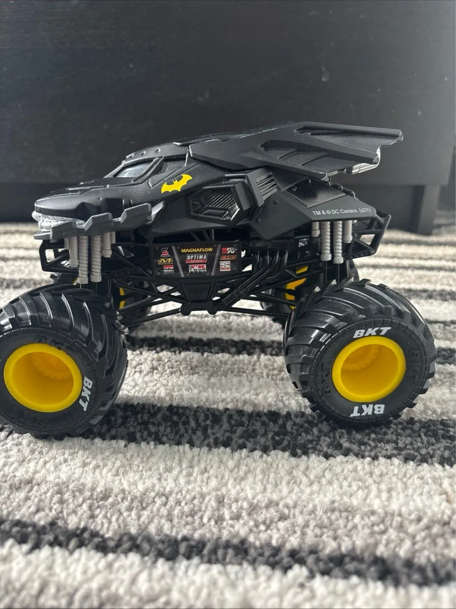 Marvel Avengers Batman Monster Truck - Image 3