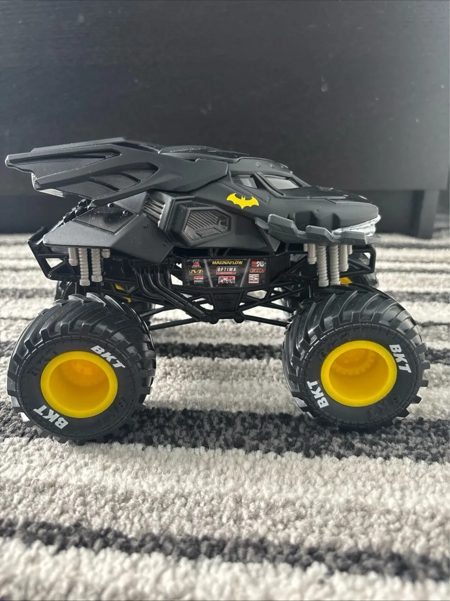 Marvel Avengers Batman Monster Truck - Image 4
