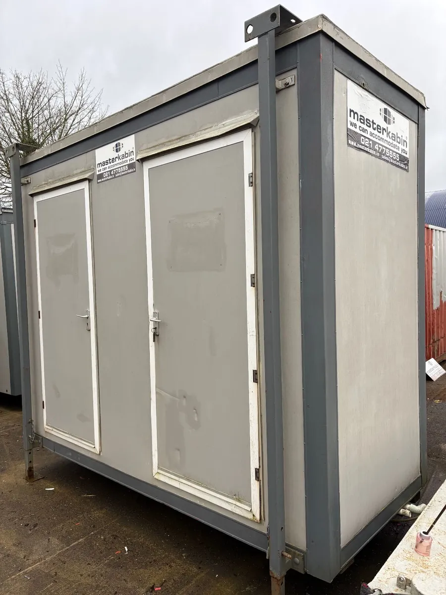 3m x 1.5m Twin WC - Image 1