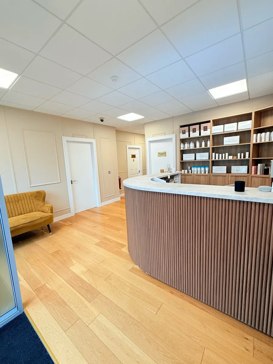 Aesthetics/Beauty/Hair room to rent - Image 4