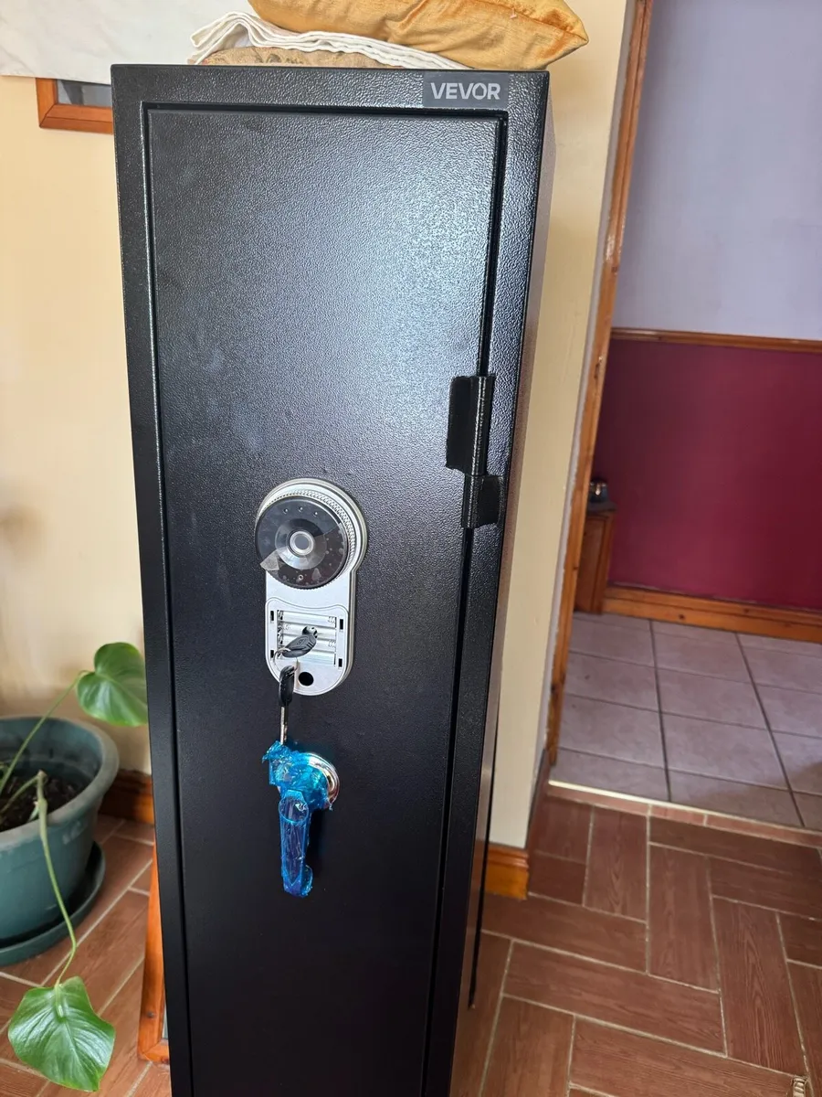 5 Gun safe - Image 4