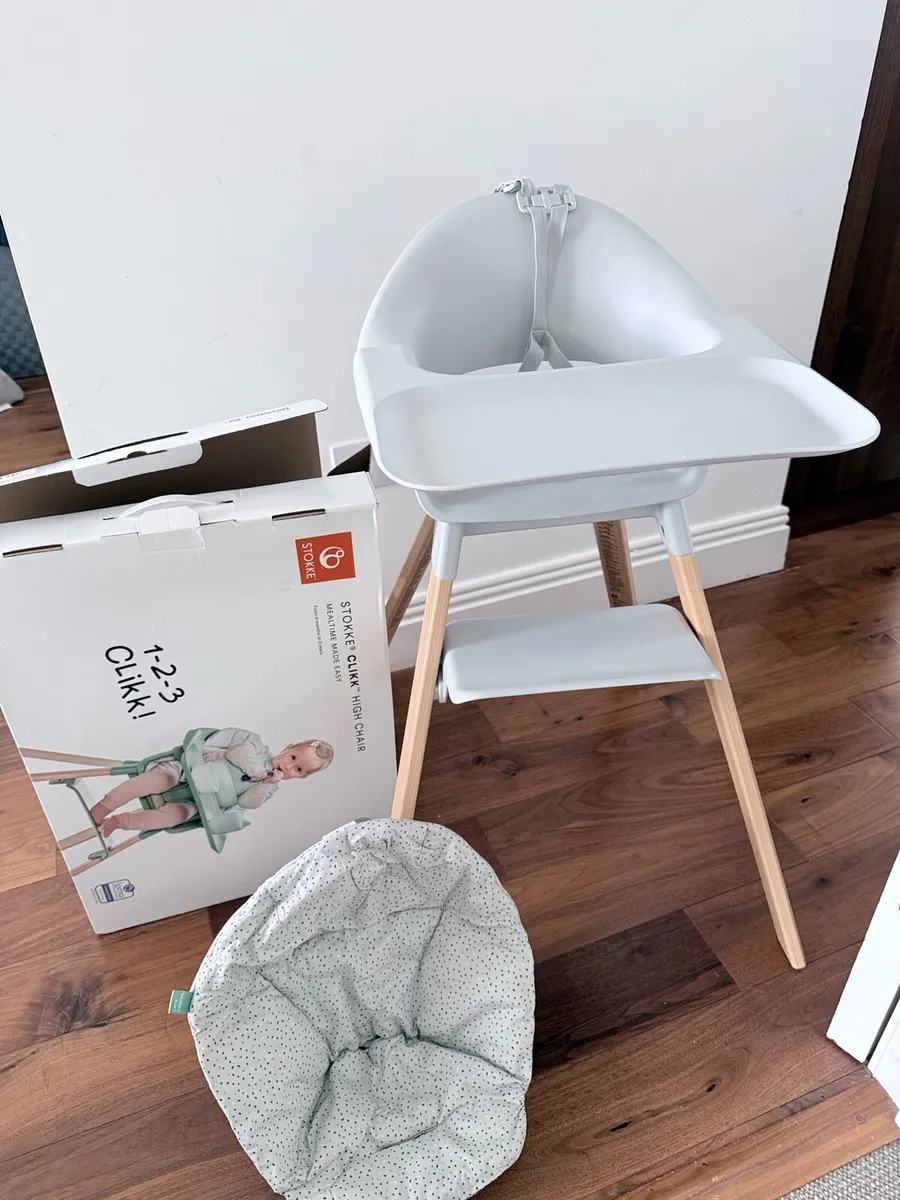 Stokke clikk highchair with seat cushion - Image 1