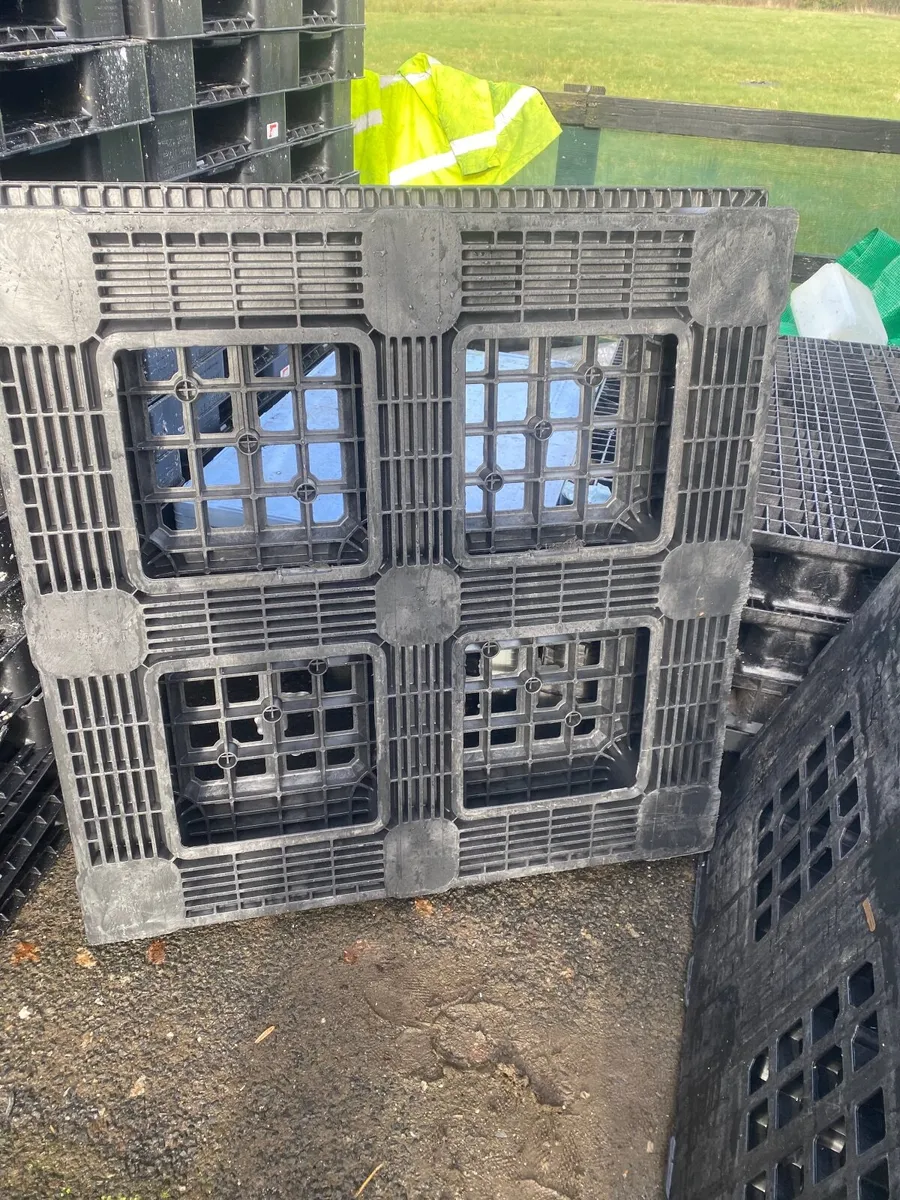 Heavy duty plastic pallets - Image 3