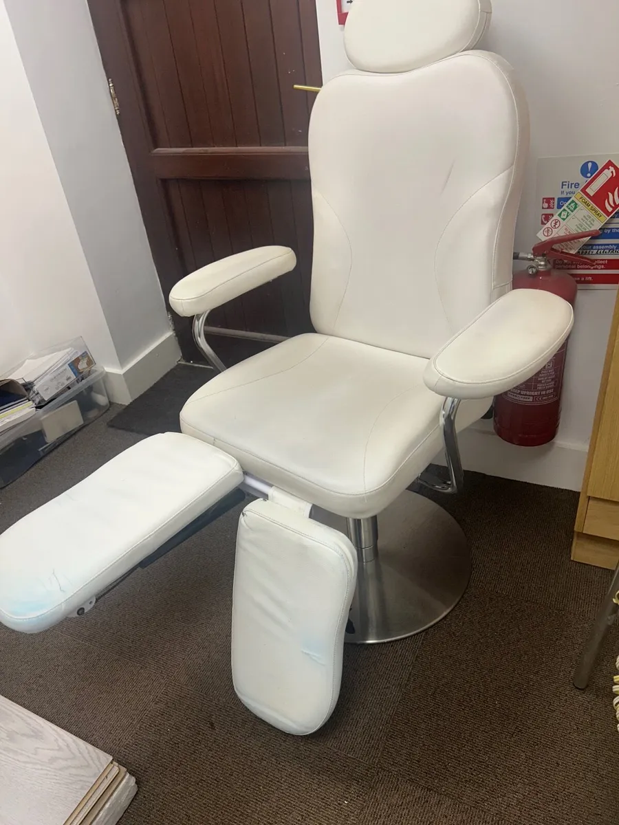 Chiropody chair for sale - Image 1