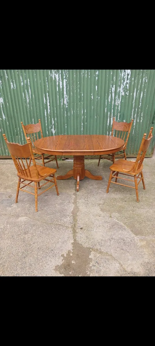 Extending Kitchen table and 4 chairs - Image 2