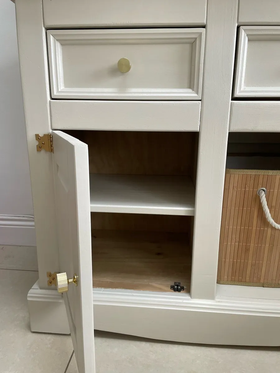 Small solid wood sideboard - Image 3