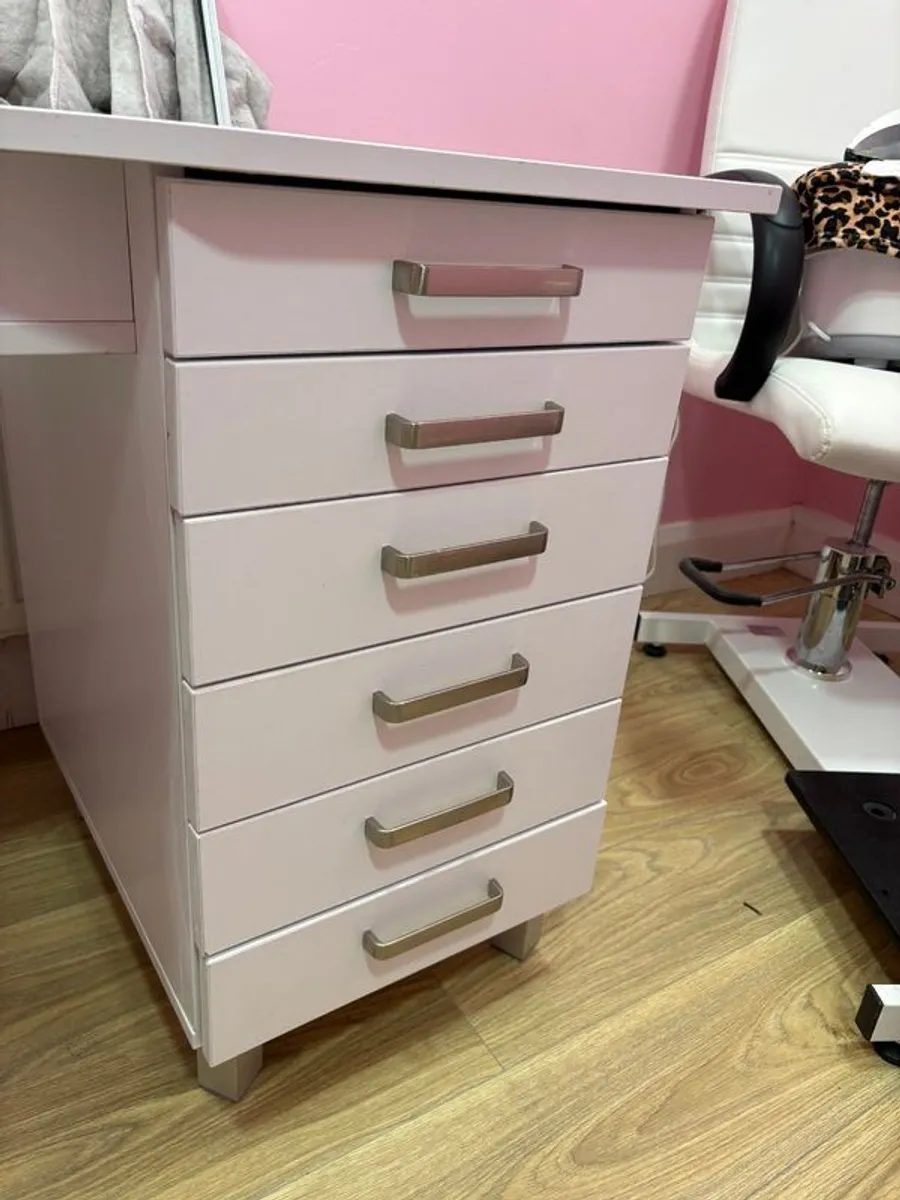 Manicure Desk with built in dust collector - Image 4