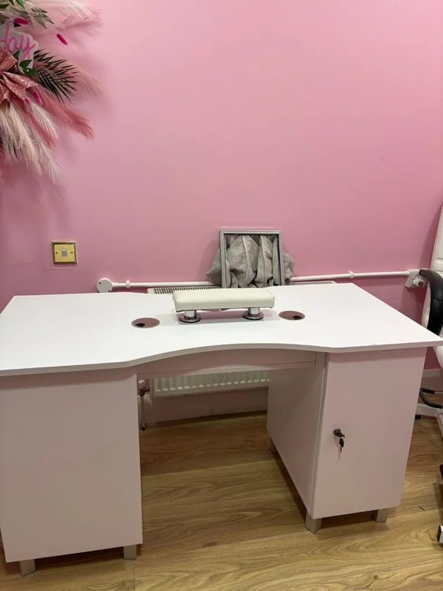 Manicure Desk with built in dust collector - Image 1
