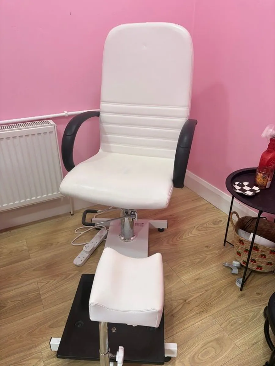 Pedicure station - Image 1
