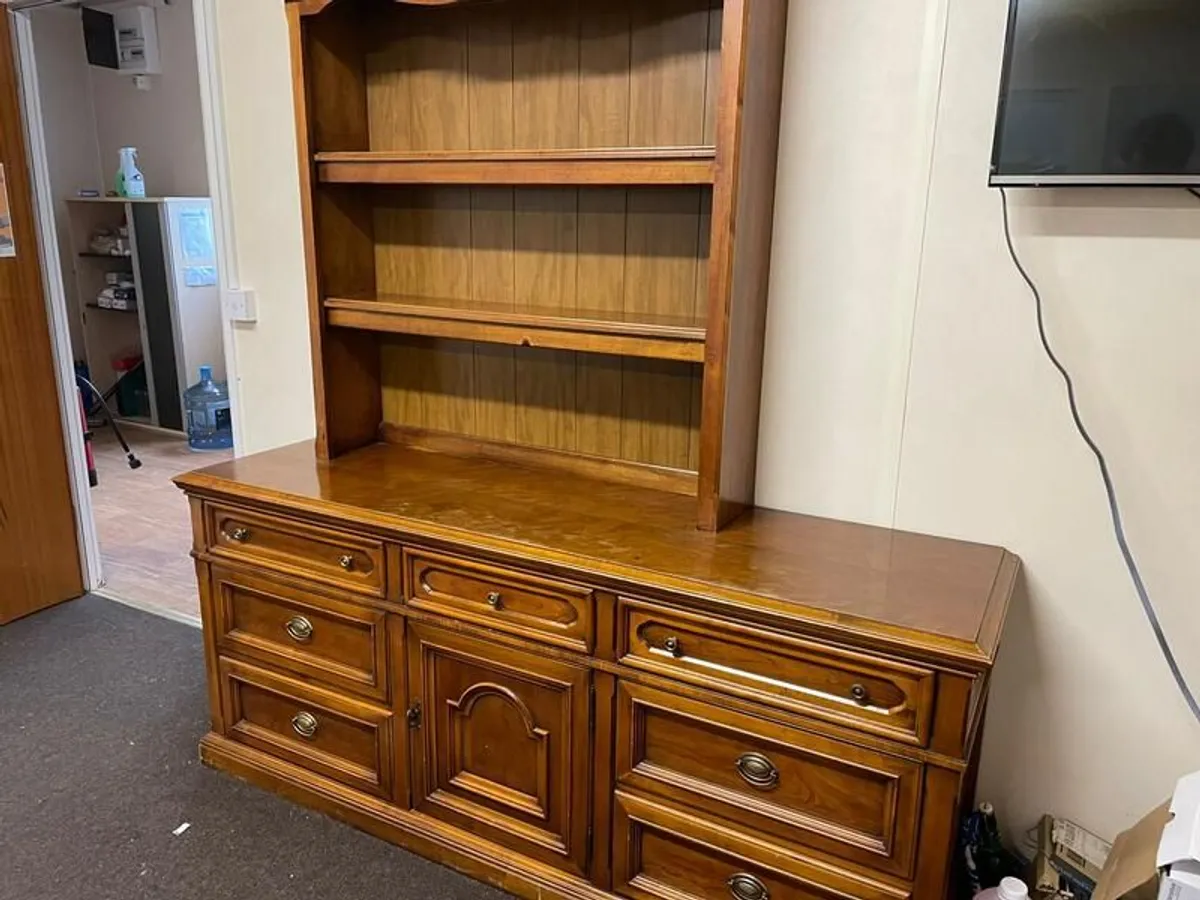 Dresser - Image 2