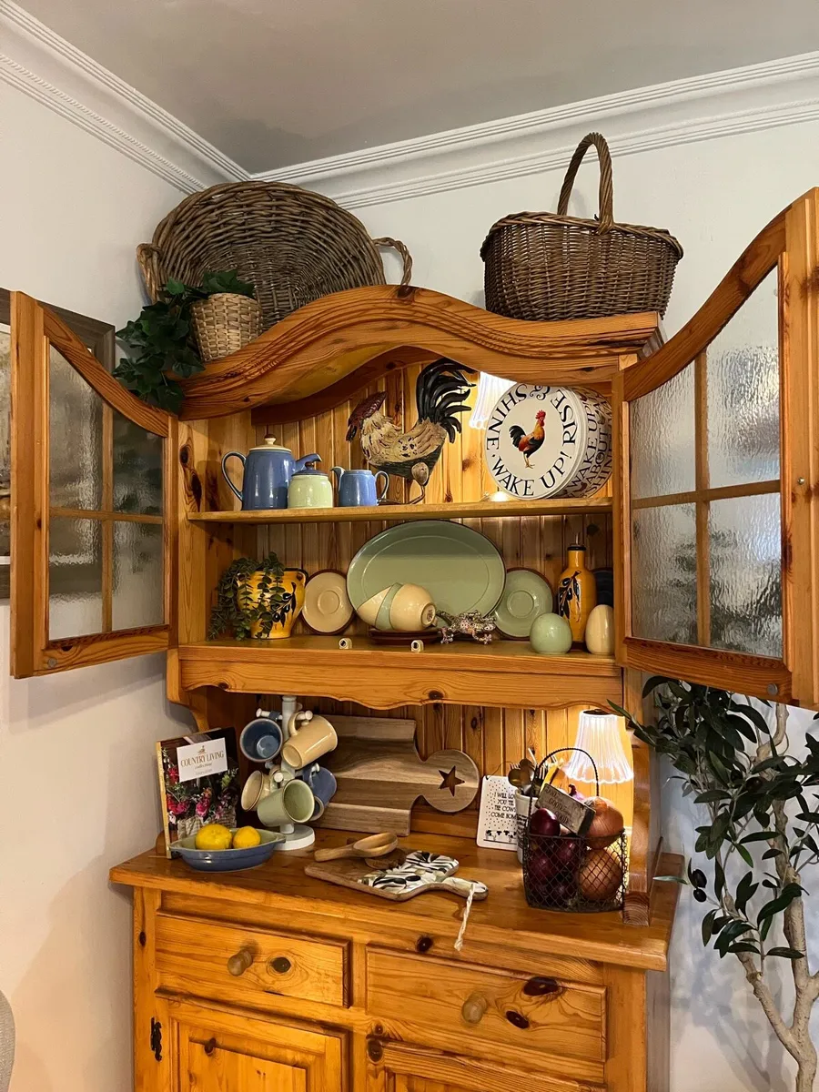 Dresser / display cabinet / storage unit - Image 2