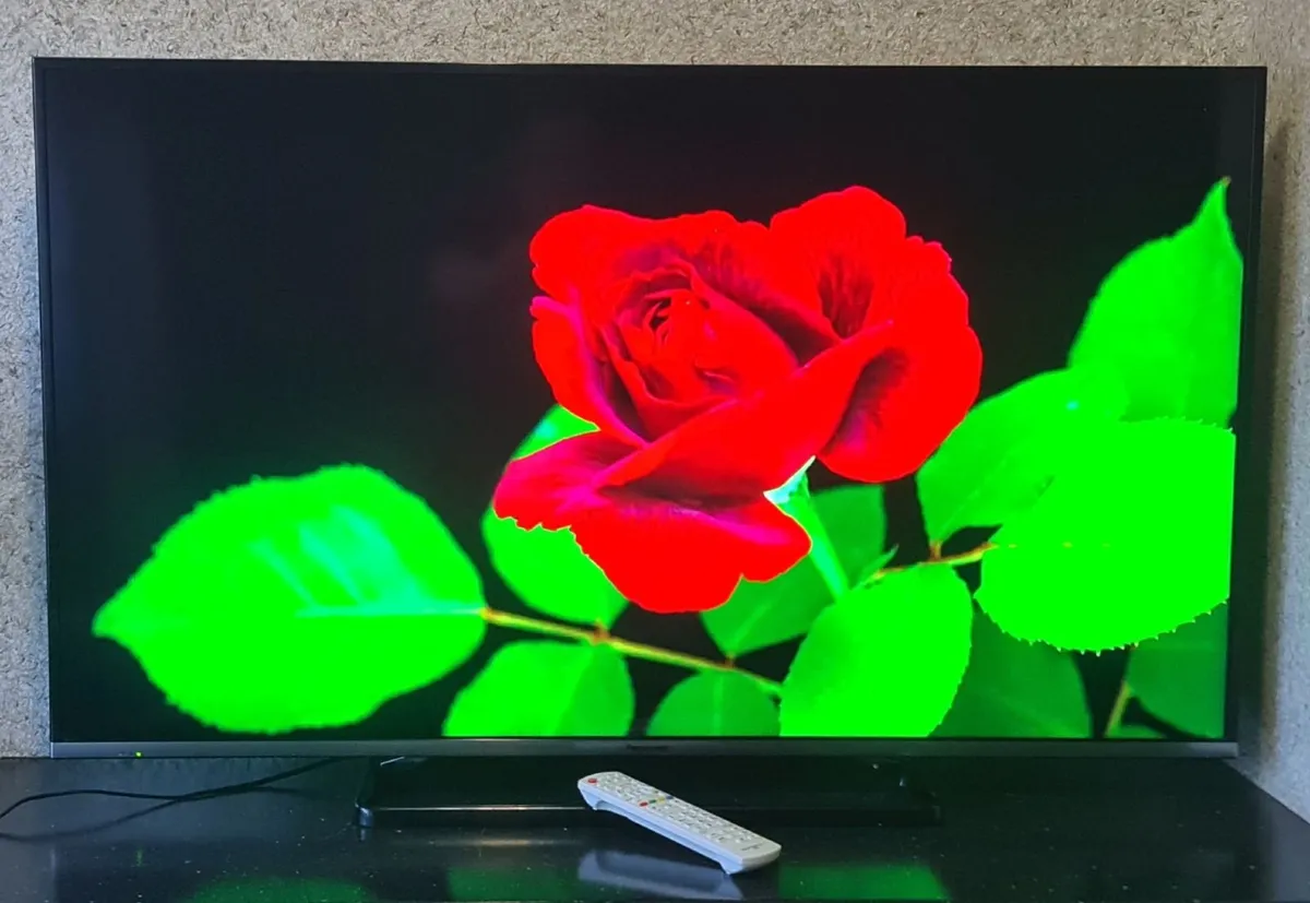 Panasonic 50" Full HD LED Smart TV - Image 4