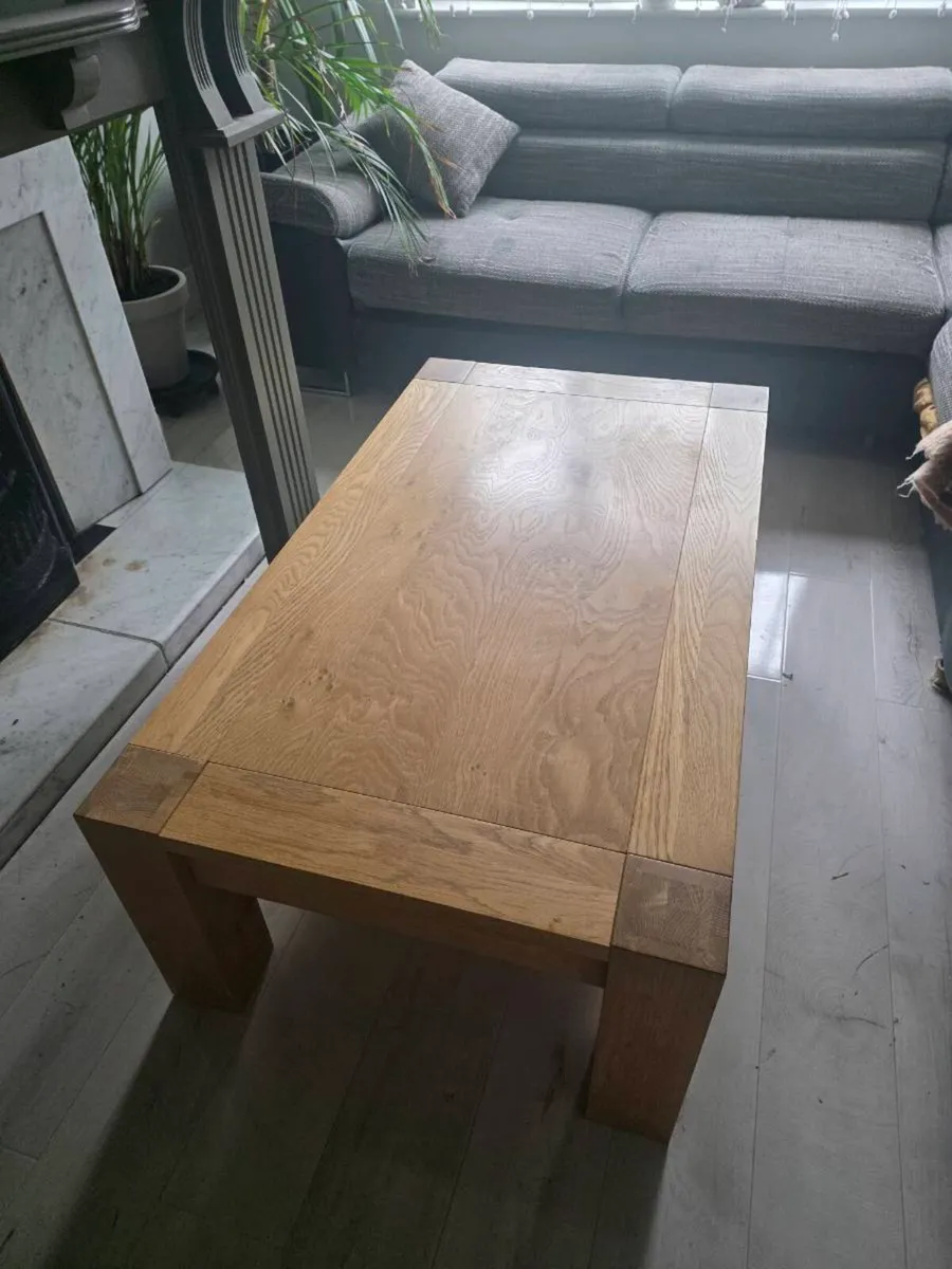 Solid wood table - Image 2