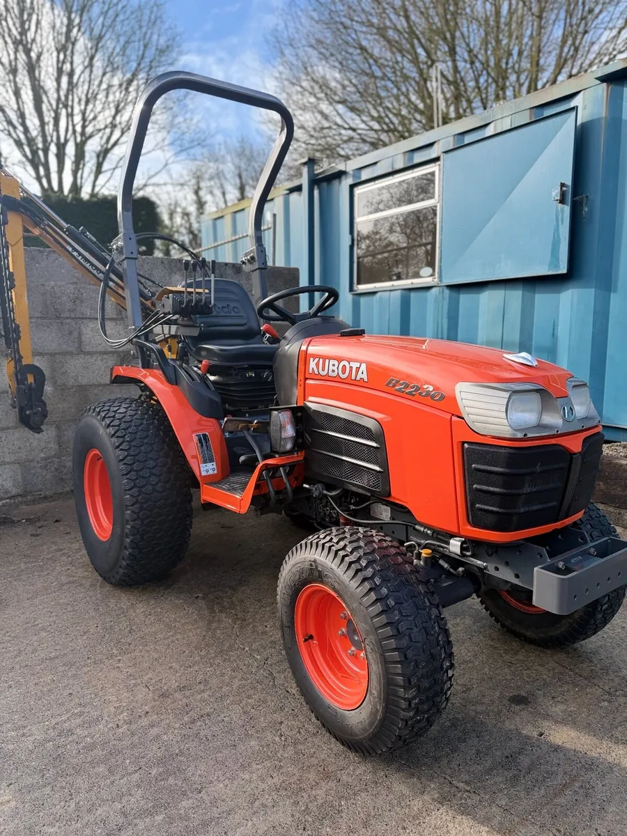 Kubota 2230 & McConnell fingerbar - Image 1