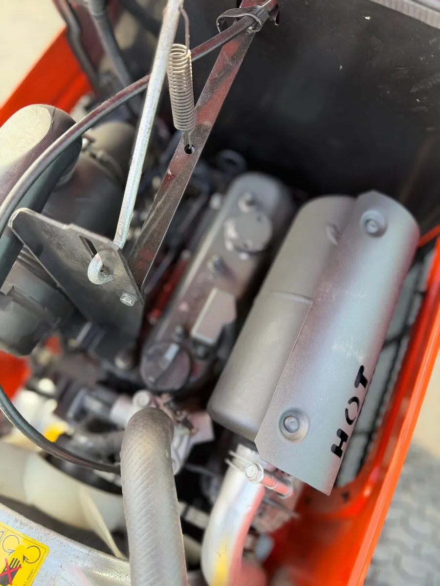 Kubota 2230 & McConnell fingerbar - Image 3