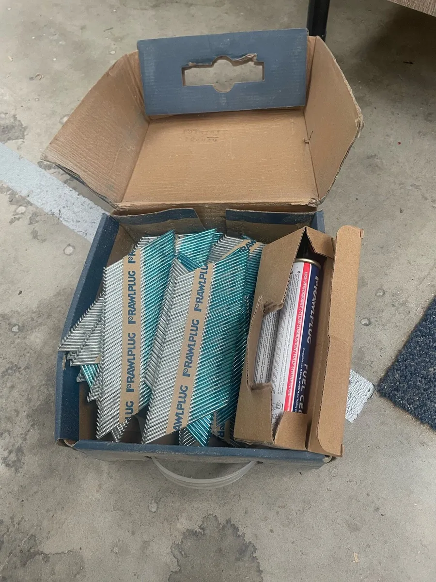 Paslode/Rawlplug 4” nails - Image 2