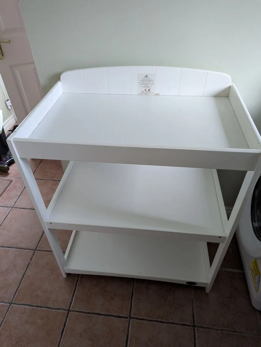 Changing table - Image 1