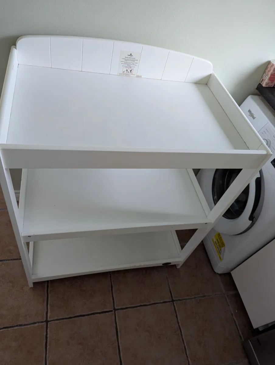 Changing table - Image 2