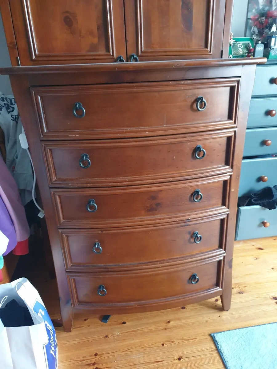 Wardrobe & Chest of drawers - Image 3