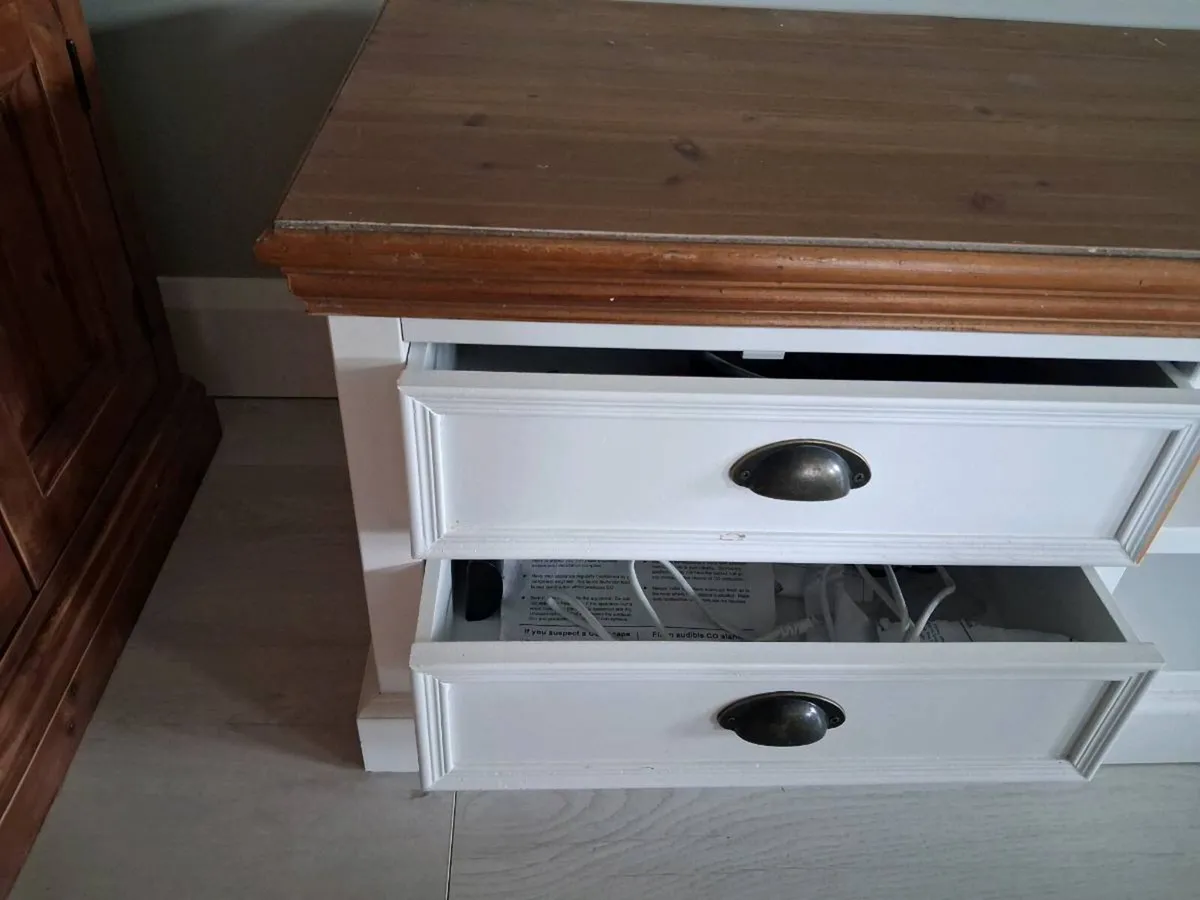 TV unit - Image 2