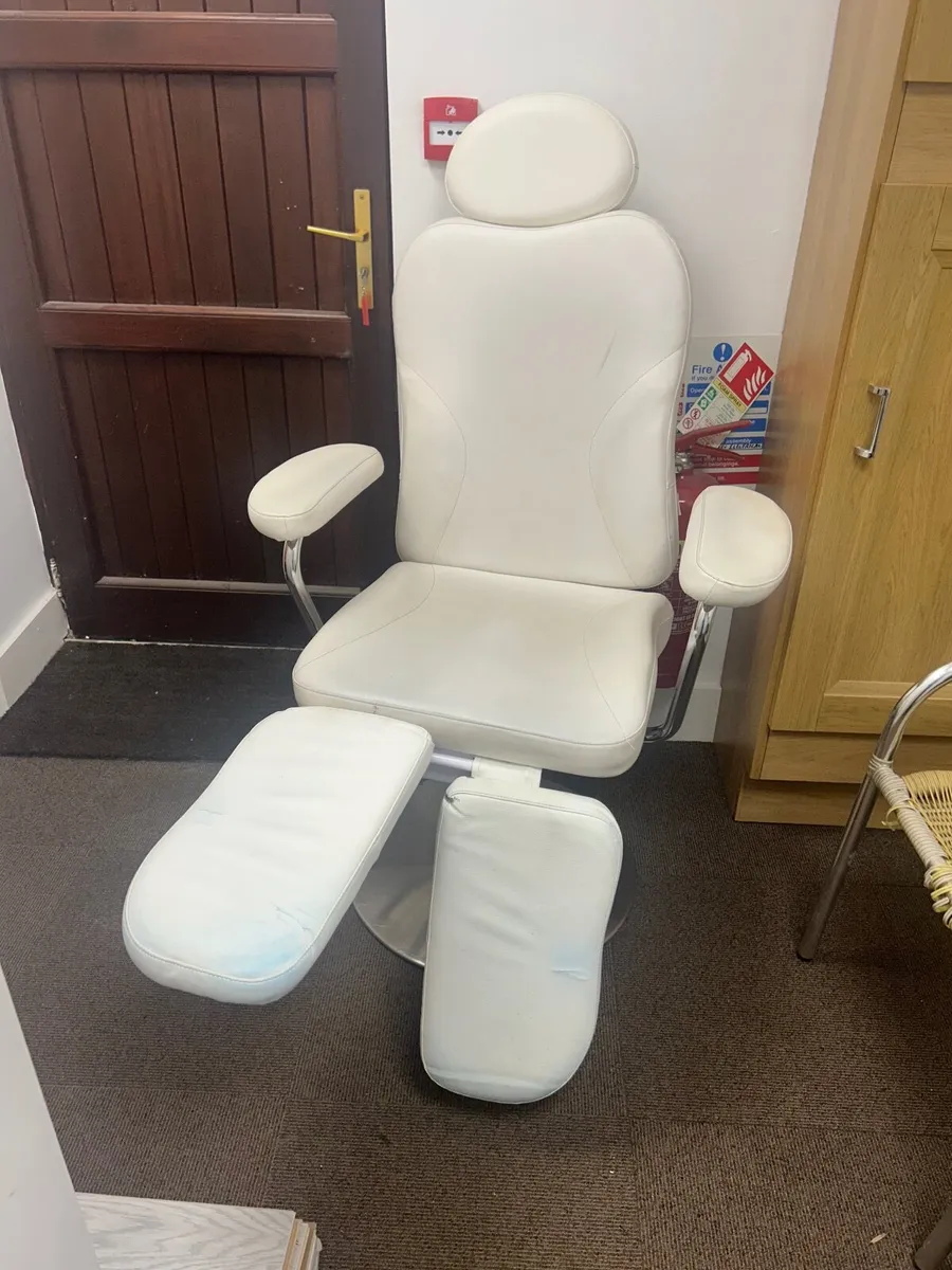 Chiropody chair for sale - Image 3