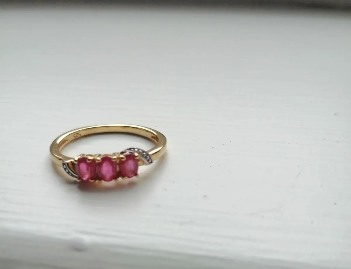African Ruby trilogy ring Size N - Image 2