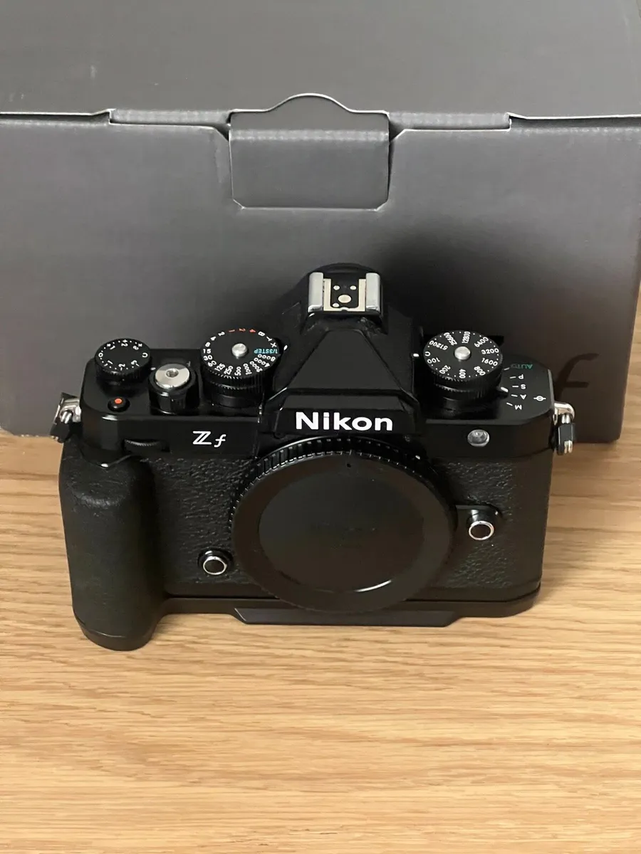 Nikon ZF mint condition low shutter count - Image 1
