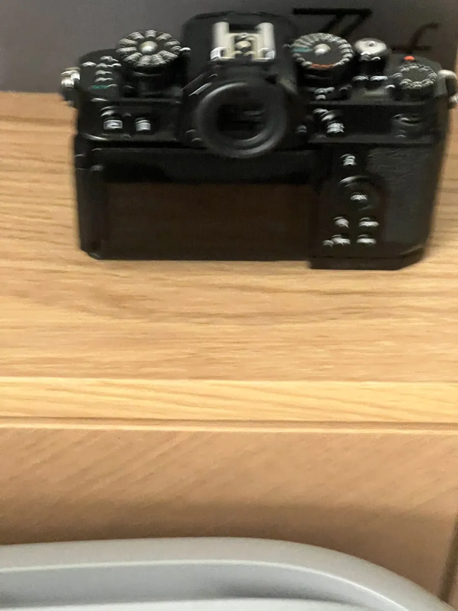 Nikon ZF mint condition low shutter count - Image 2