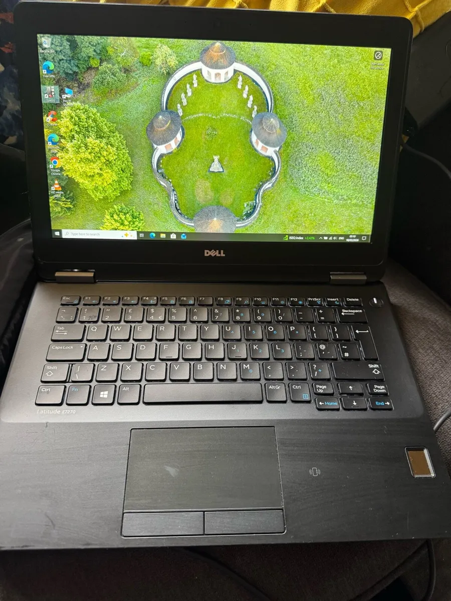 Dell i7 laptop - Image 1