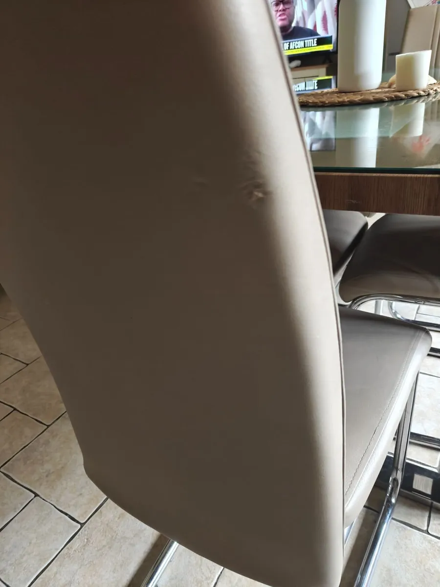 Dining table and chairs - Image 4