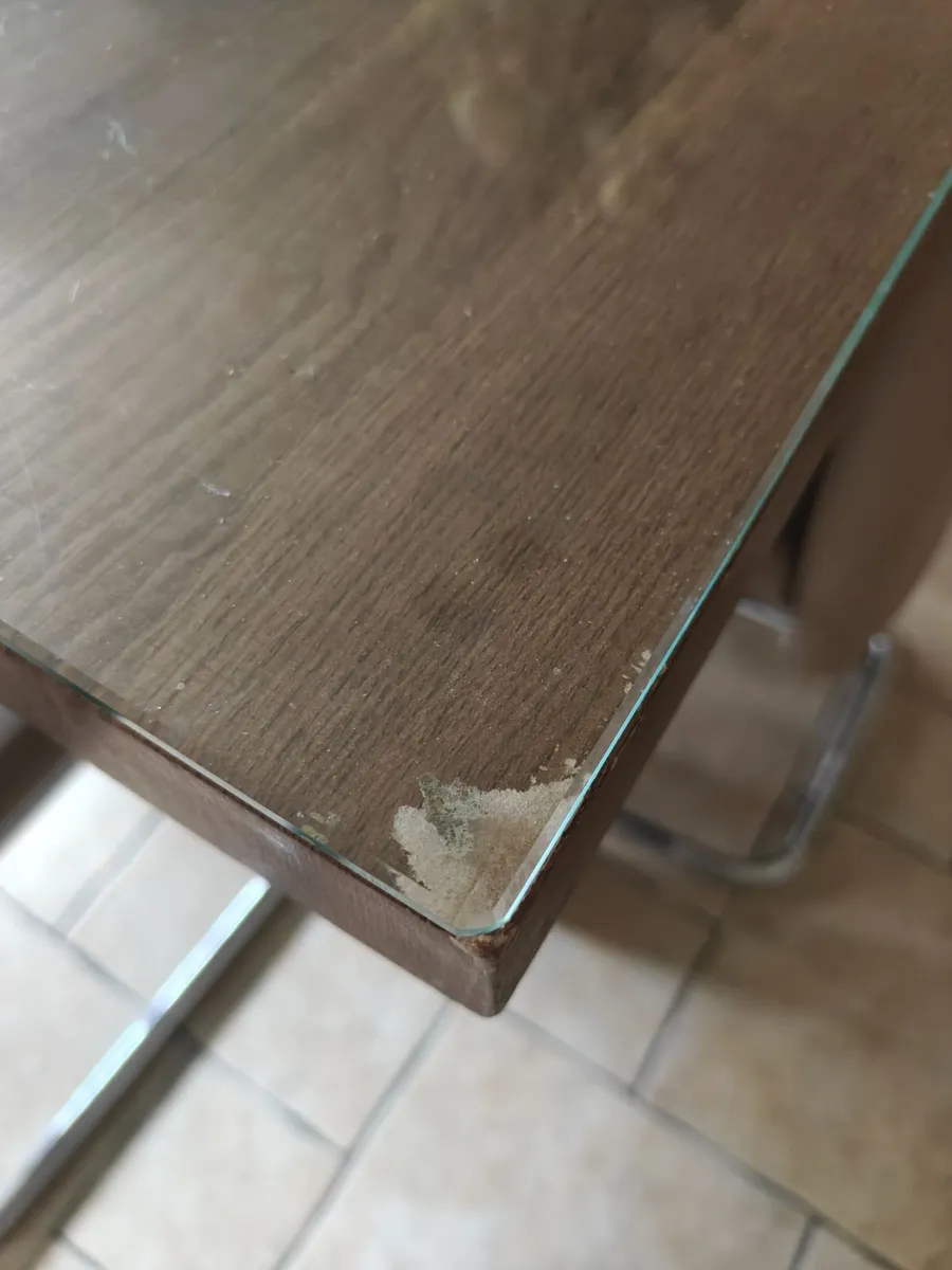 Dining table and chairs - Image 2