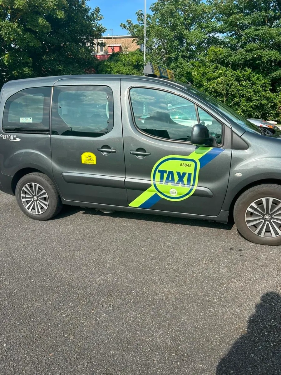 Wheel Chair TAXI 2014/2. Peugeot . AUTOMATIC - Image 1