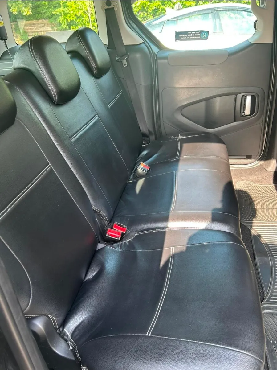 Wheel Chair TAXI 2014/2. Peugeot . AUTOMATIC - Image 2