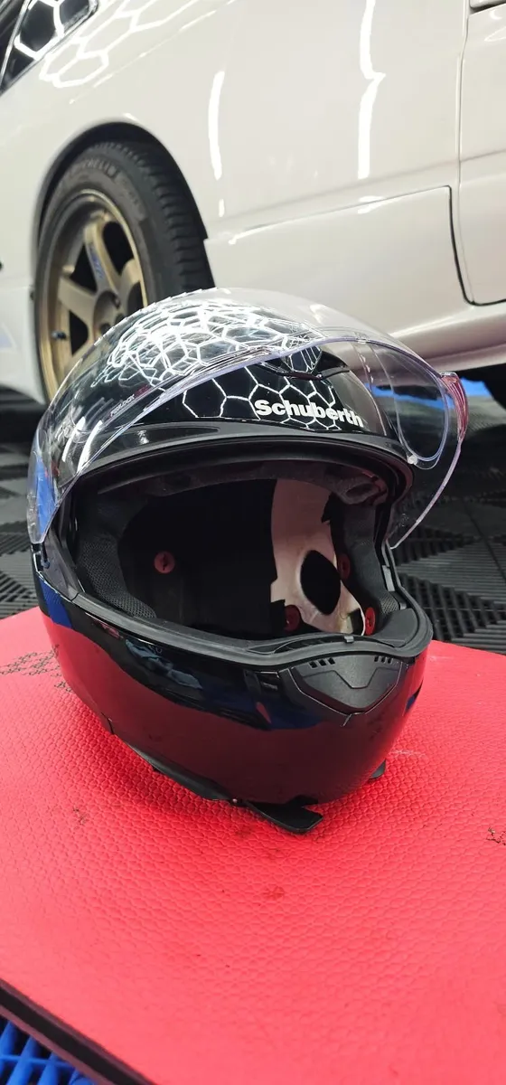 Schuberth C3 Pro Flip Up Helmet - Image 2