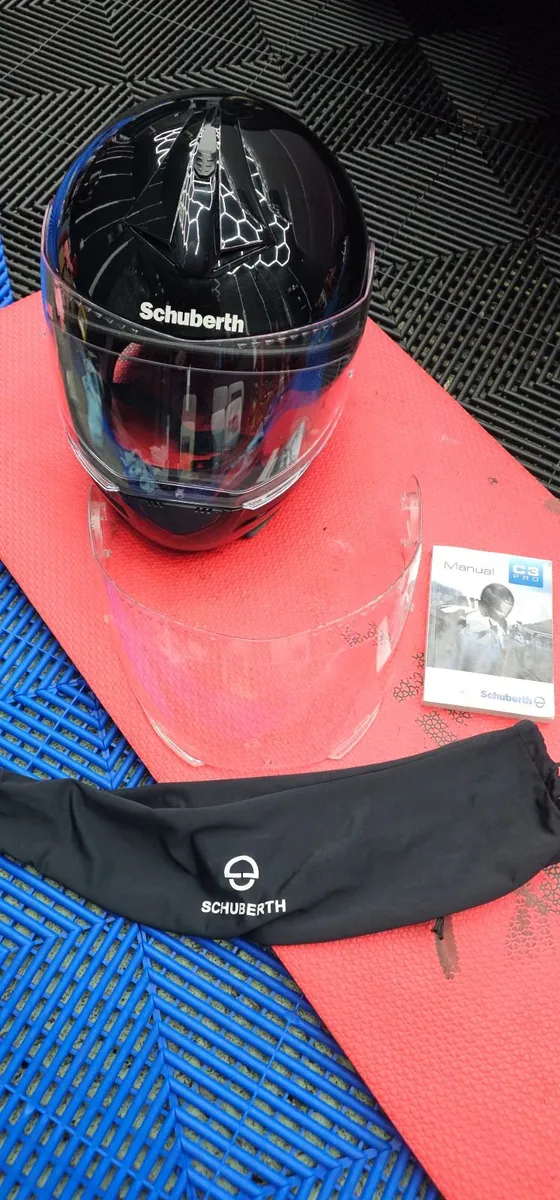 Schuberth C3 Pro Flip Up Helmet - Image 4