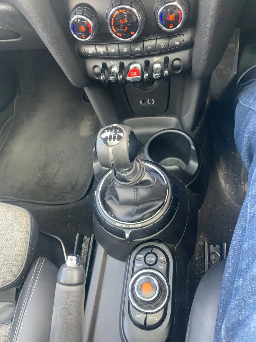 2017 MINI COOPER  PETROL  1.5 - Image 4