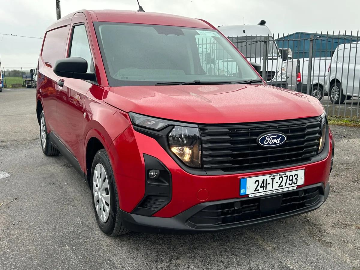 Ford Transit Courier 2024 - Image 2