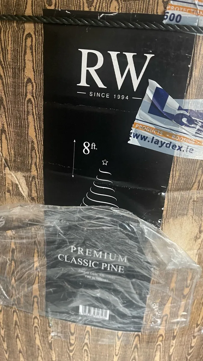 Rathwood 8 ft Christmas Tree - Image 3