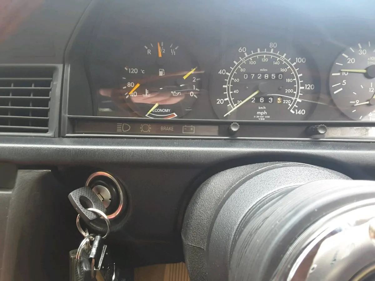 Mercedes 190 - Image 3