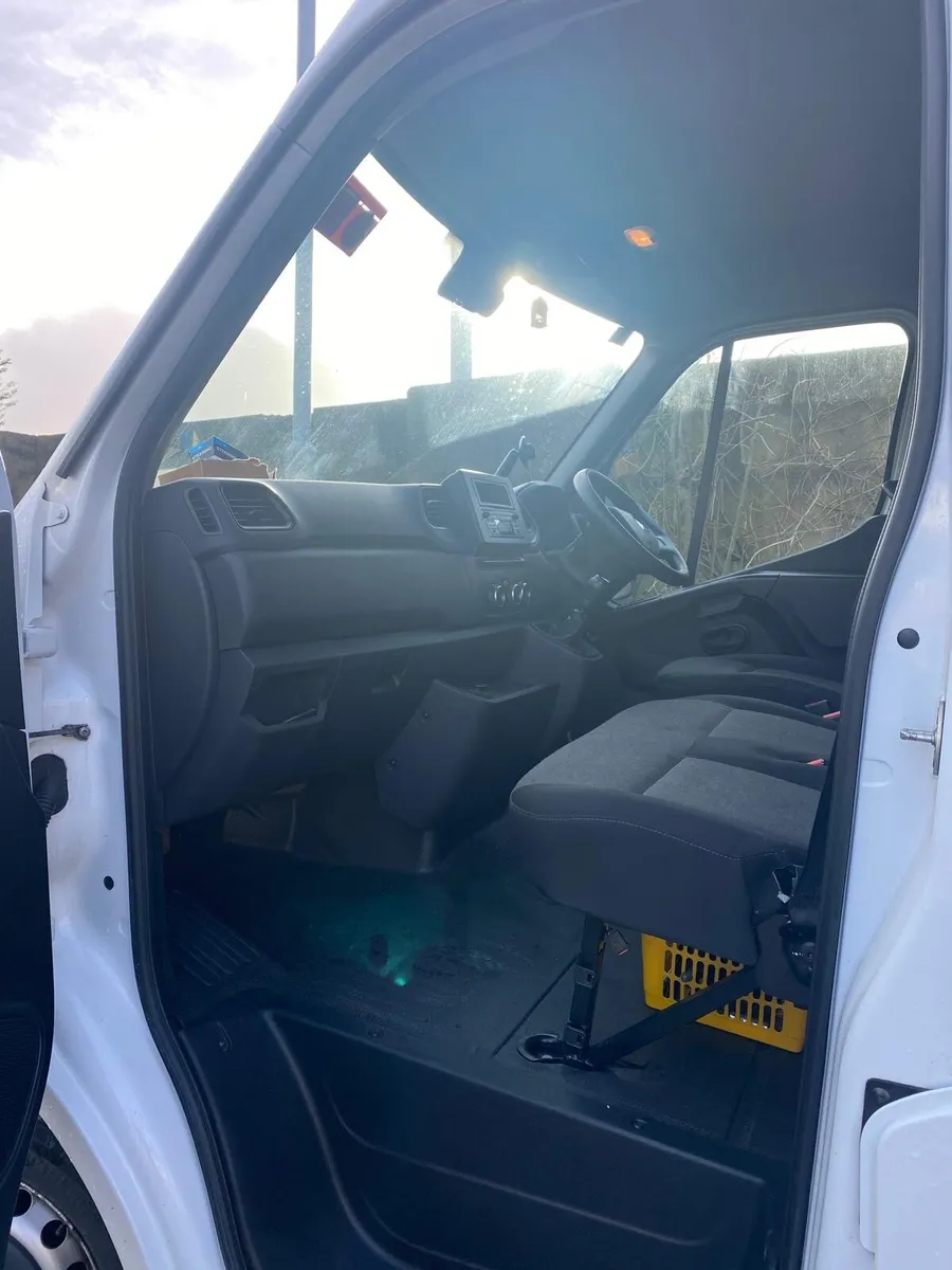 Renault Master 2023 - Image 2