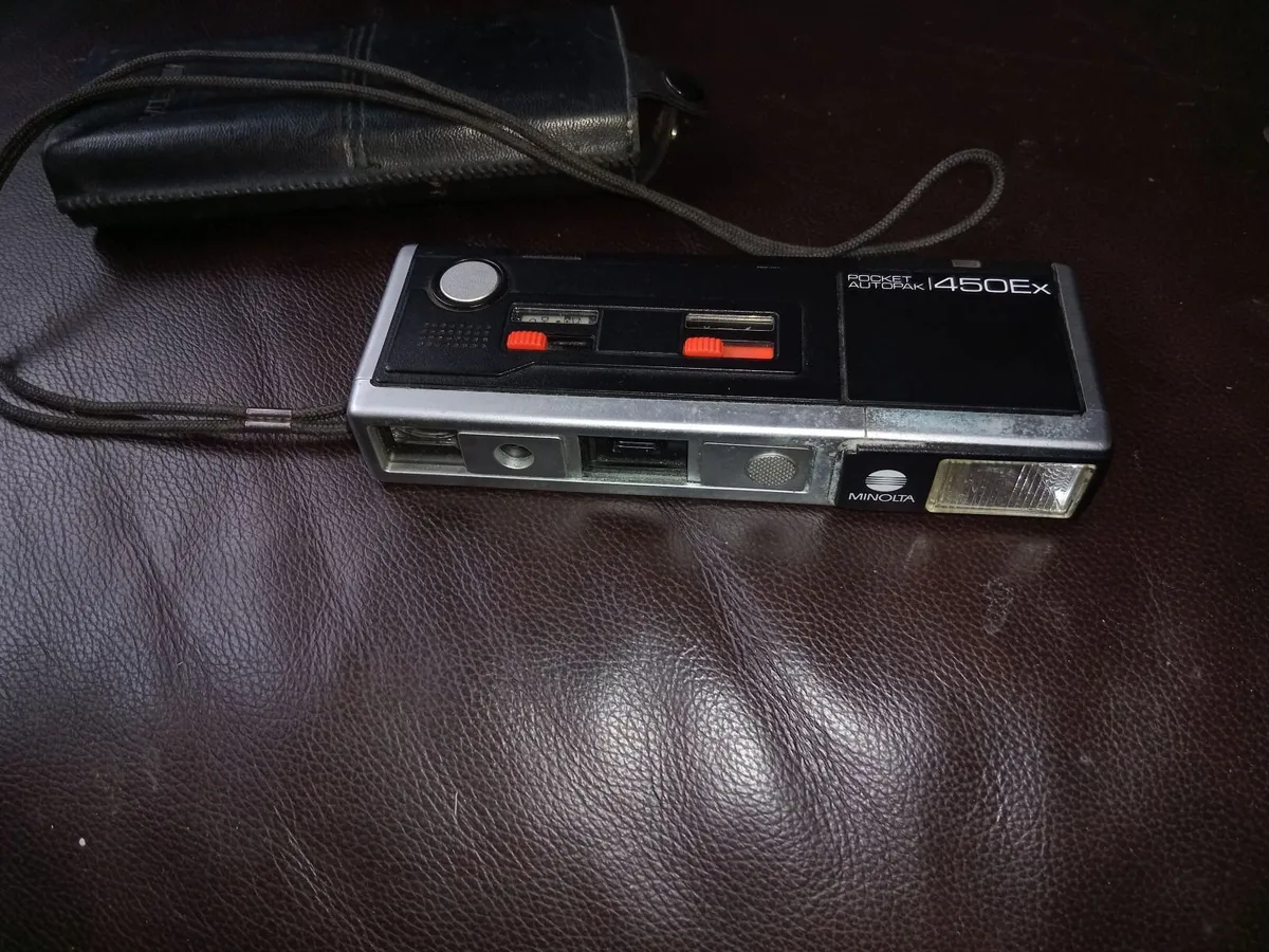 VINTAGE MINOLTA CAMERA - Image 2