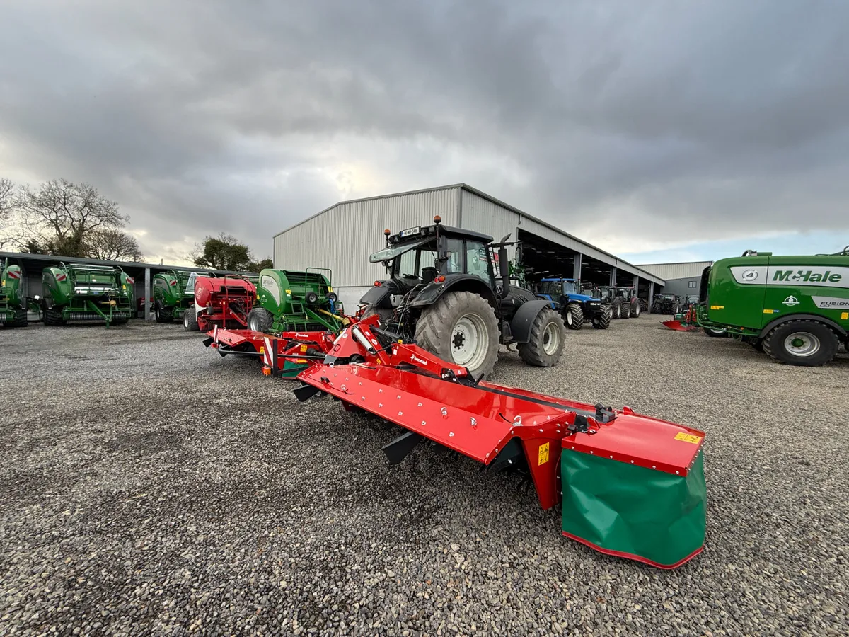 Kverneland 5087MT Butterfly Mowers - Image 1
