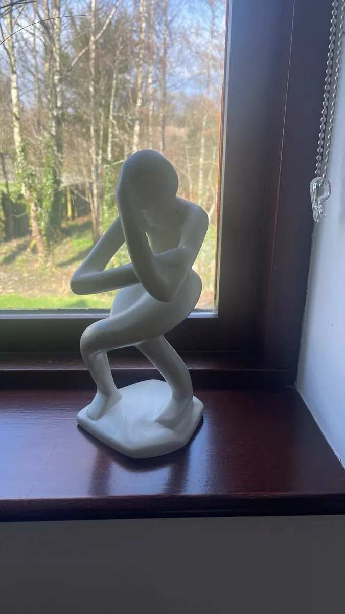 Pair of decorative figures - Image 1