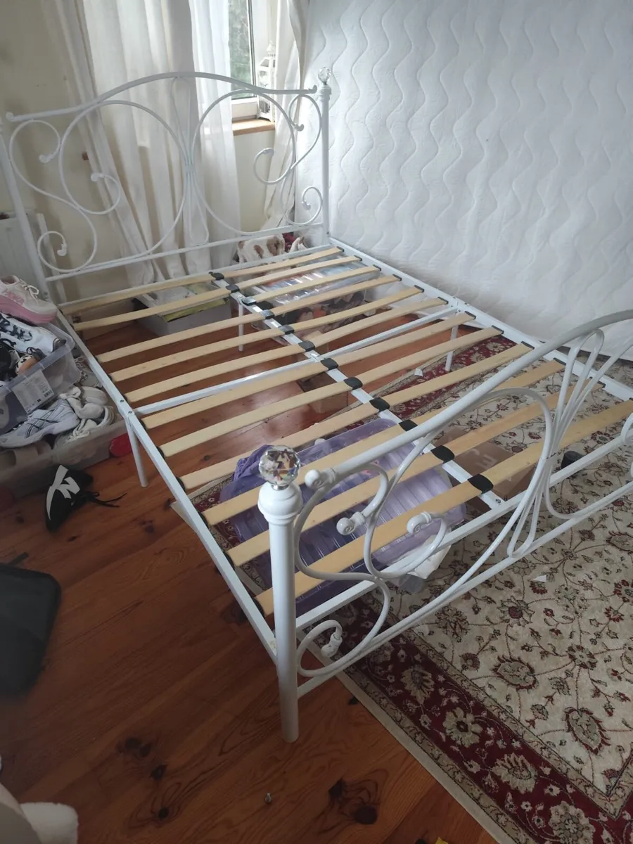 Beautiful 4ft 6 bed white like new,130 - Image 3