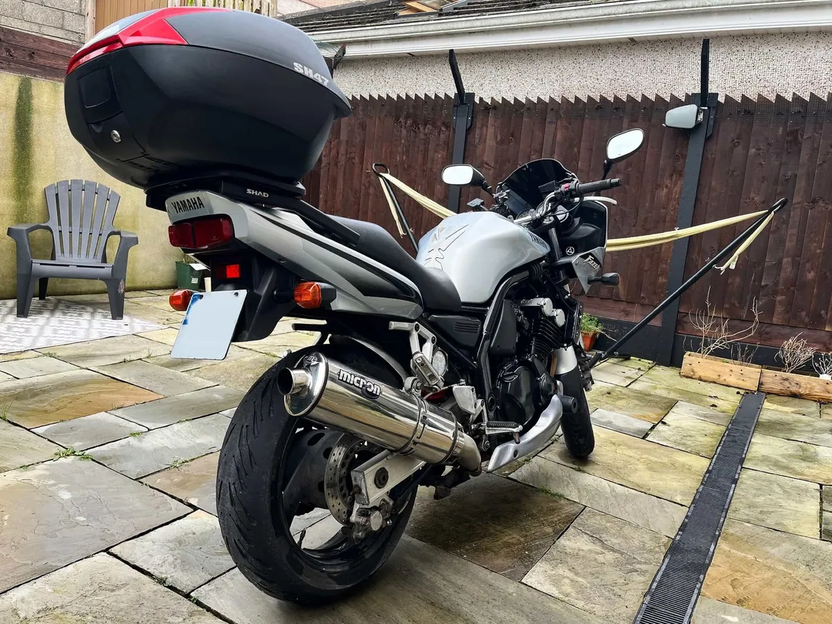 Yamaha FZS 600 Fazer - Image 2