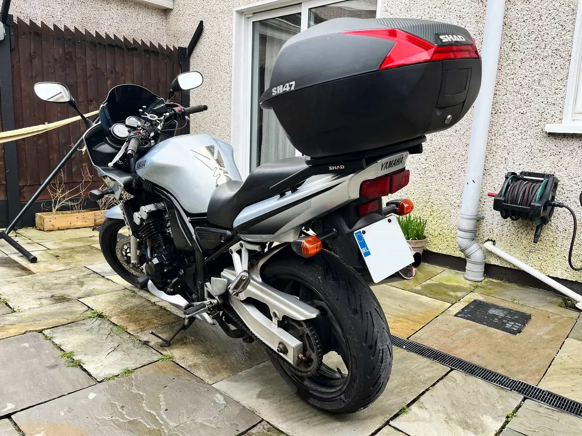 Yamaha FZS 600 Fazer - Image 3