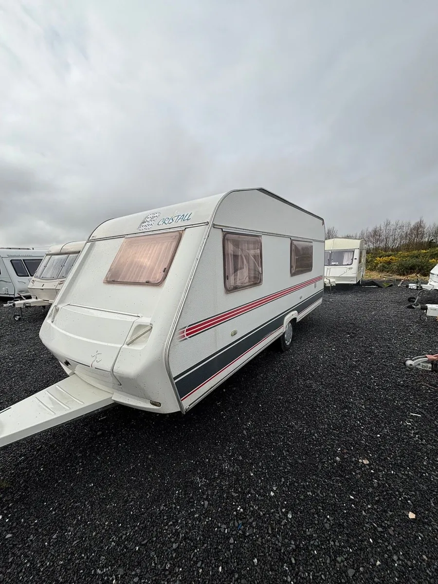 RARE 6 Berth Fixed Bed + Bunkbed Caravan - Image 4