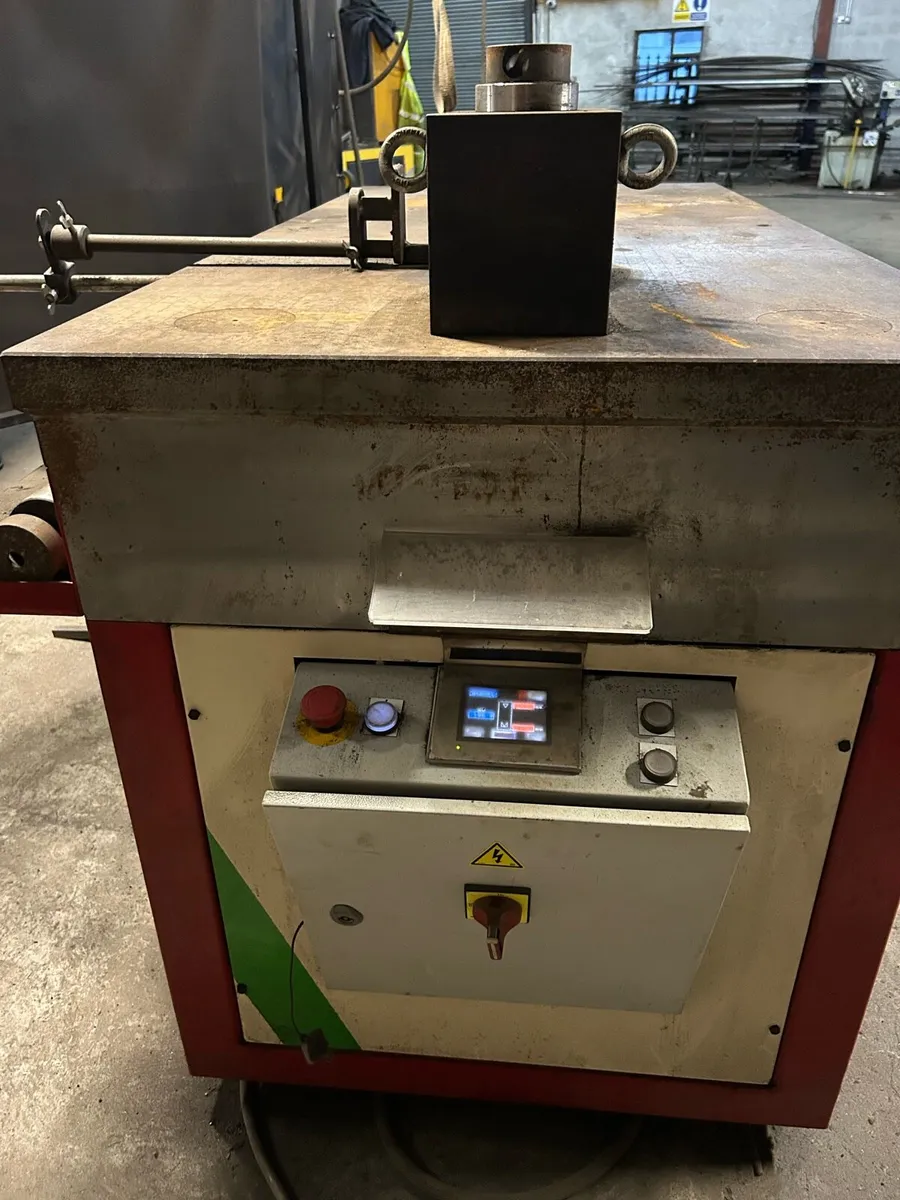 Horizontal bending table 50 Ton - Image 1