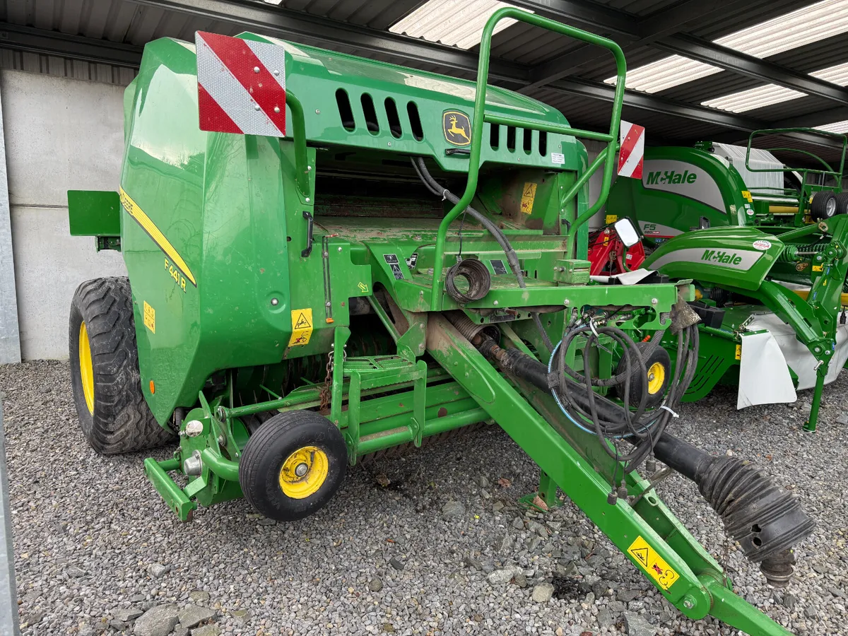 2020 John Deere F441R Round Baler - Image 2